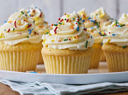 12 Cupcakes